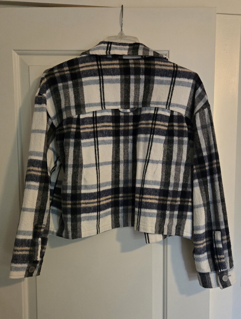 Zara Cropped Shacket (Medium) - Picture 2 of 2